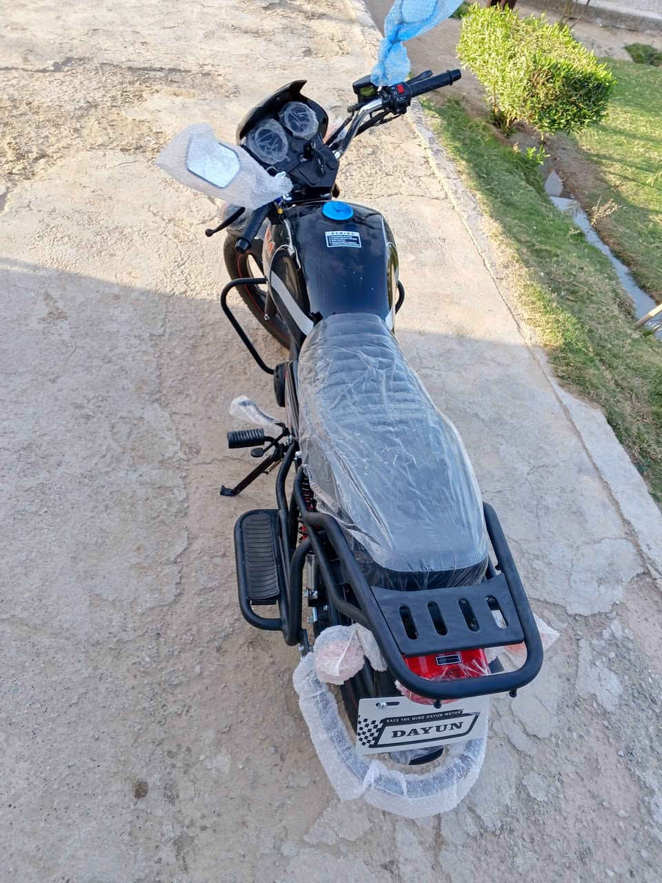 السلام عليكم
للبيع دراجه دايوان موديل 2026 زيرو ماماشي 

اوراق سكنر 

للاتصال *********** مكاني ديالى الخالص
