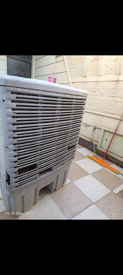 كونفيره للبيع مستعجل عليها سعر 60الف للاستفسار. ***********
