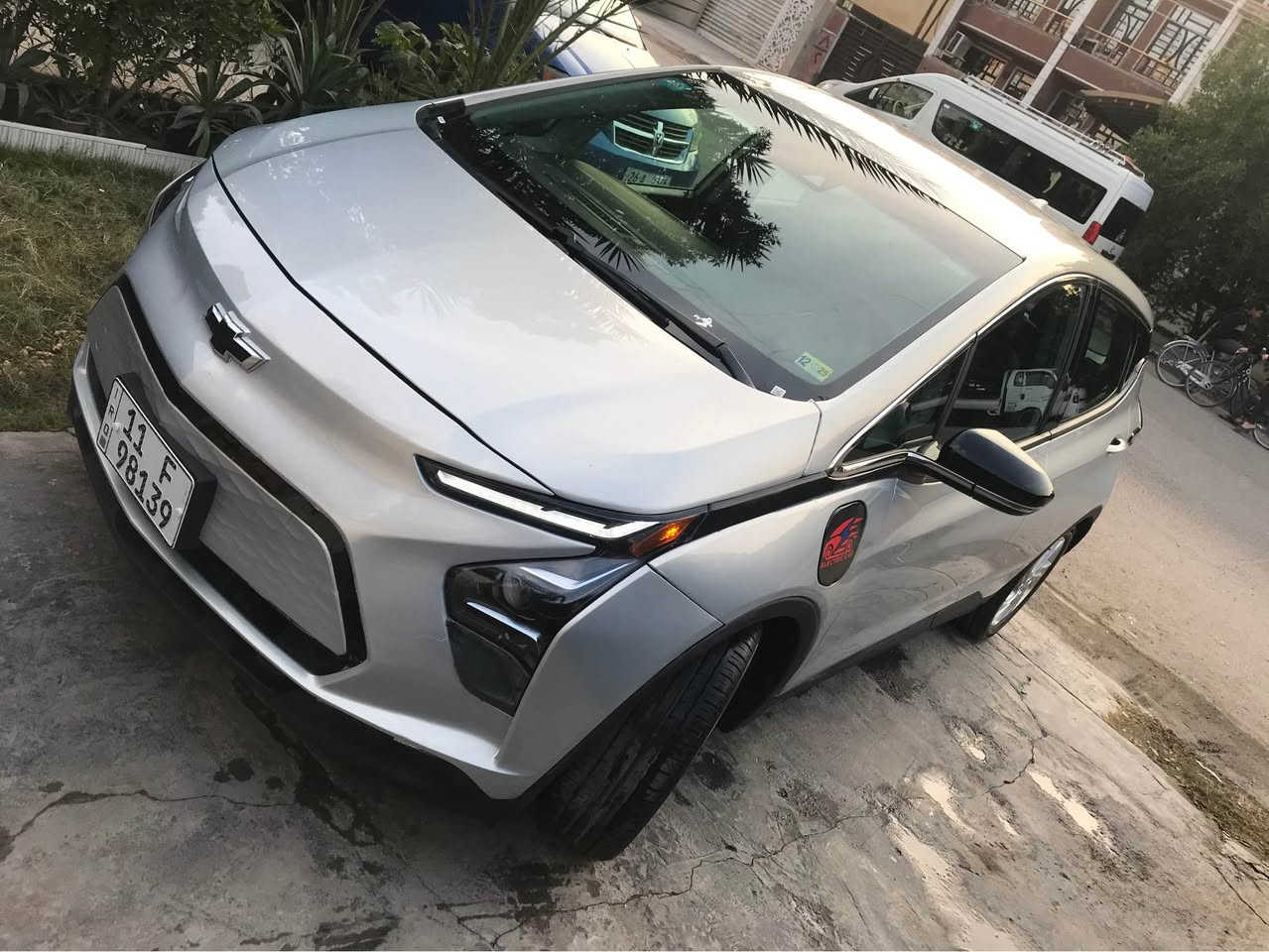 السلام عليكم
شوفرليت بولت 2023 EV
كهرباء بالكامل 
حادثها مرفق بالصور
تقطع مسافة 500 الى 540 كيلو بالشحنة
السيارة بدون نقص مكانها بغداد / الشعب
*********** بغداد, العراق
