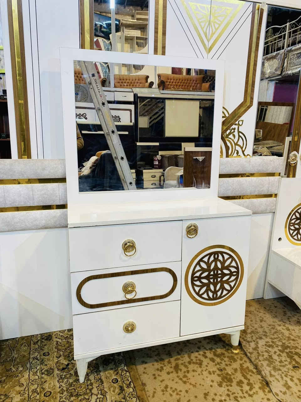 غرفة نوم جديدة مال معرض فقط منصوبه نضافه فول
تتكون من 5 قطع 
سعره 550 الف 
توصيل وشد داخل بغداد مجاناً 

الغرفه فقط منصوبه ما مستخدمه


**إذا كنت صاحب هذا الإعلان وتريد حذفه لأي سبب، رجاءا أرسل رسالة إلى الدعم الفني**