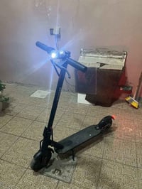 سكوتر شحن امريكي بطاريه ليثيوم  السعر 200 وبي مجال  07742871543