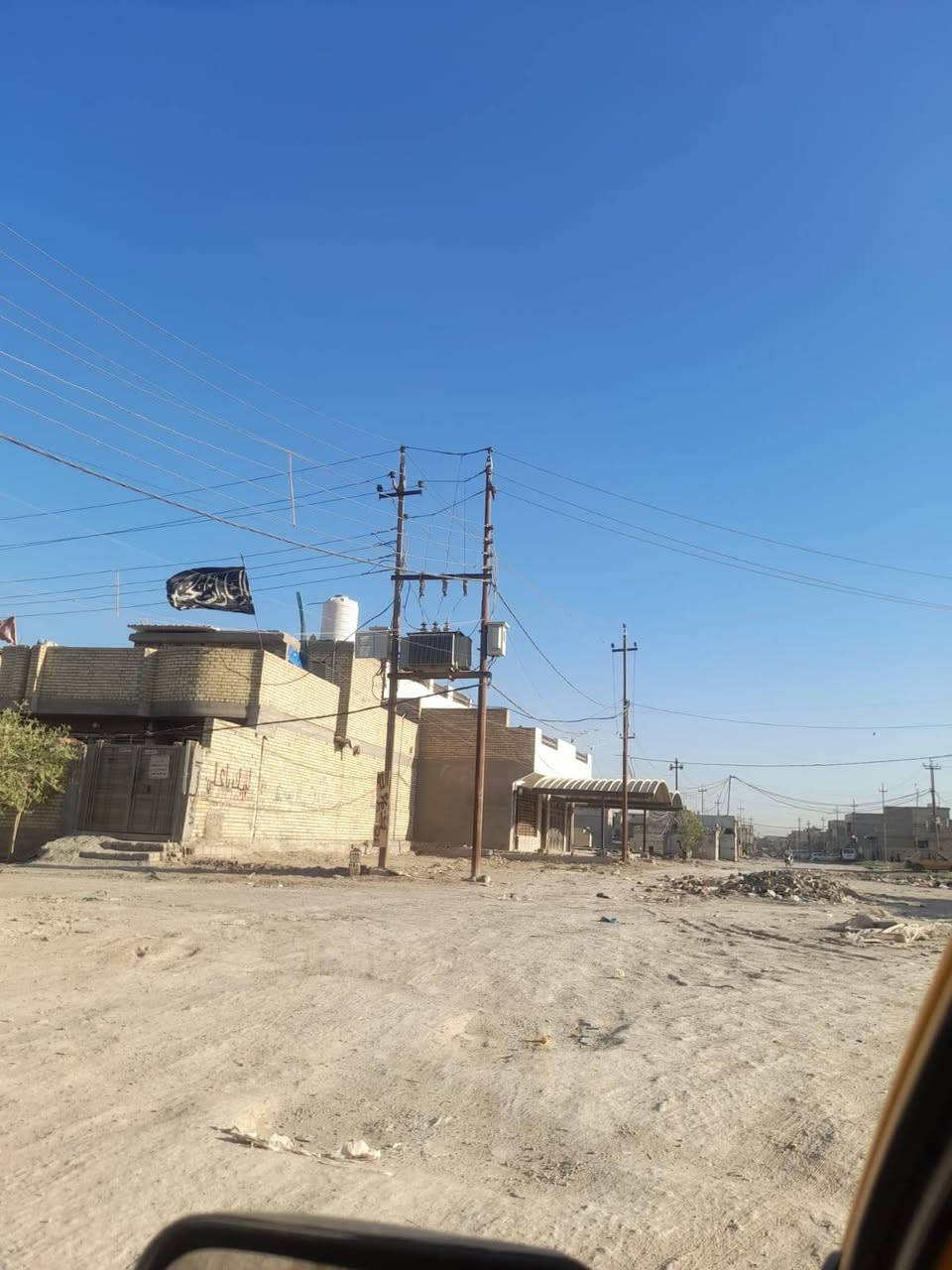 📢 للبيع قطعتين أرض مميزتين - فرصة استثمار نادرة في بغداد
🔥 للبيع قطعتين أرض بنفس المساحة
📐 مساحة كل قطعة: 60 متر
📐 القطعة الأولى: موقع عادي
📐 القطعة الثانية: ركنية (زاوية) مميزة جدًا ⭐
📄 نوع الطابو: زراعي
📍 الموقع: بغداد – الرئاسة – شارع 20
📌 قرب معمل البيبسي
🚰 كافة الخدمات متوفرة (ماء، كهرباء، طرق)
💰 السعر:
القطعة العادية: 28 مليون
القطعة الركنية: 30 مليون (لتميز الموقع)
📌 السعر قابل للتفاوض للجادين فقط
✨ القطعة الركنية تصلح للاستثمار أو مشروع مستقبلي ممتاز
📞 للاستفسار: ***********
