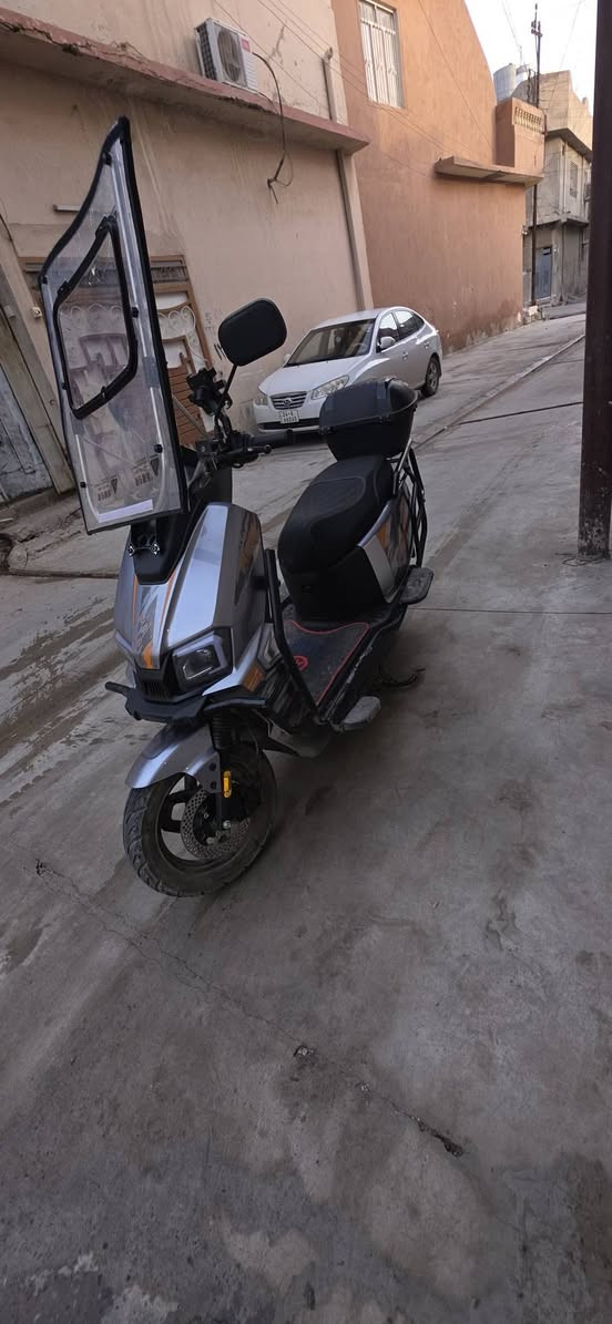 سلام عليكم 
ماطور شحن للبيع 
المواصفات👇
سرعه 150 حقيقي 130 
3 سرعات 
نظام بك 
دبل اسطاب +مانع انزلاق اسطاب الورا هوا كدام وهوا ورا بنفس الوقت حته اثناء الشته يمنع الانزلاق +اسطاب كدام وحده 
بطاريات 6 دبل يمشيك فوك ال 60 كيلو متر 
بي بل صندوك مالتو مكان بطاريه ليثيوم والشحن مالها من جه الجوزا مال مفاتيح يعني تكدر تخليله بطاريه ليثيوم 
نظام تثبيت سرعه 
من الاخير ماطو فول المفول 
نضيف حيل وتاخذه شرط مني 
دبل اشاره خلاط 
حييل ماطور نضيف وتاخذه وتدعيلي وتكدر تعتمد عليه السعر 
950 بس 
رقمي *********** 
وتكدر تراسلني ع الخاص
