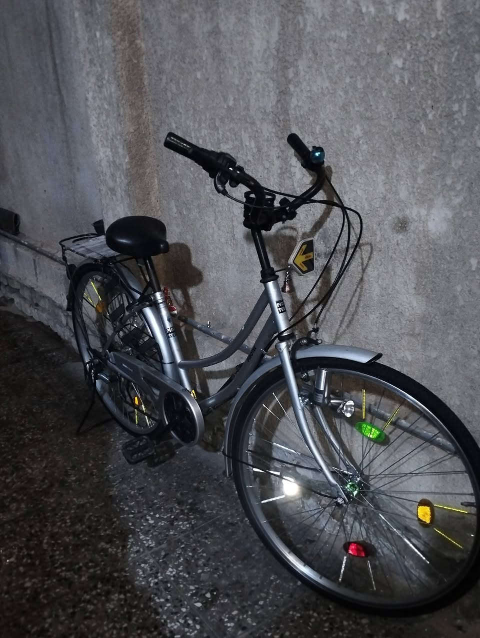 بايسكل بناتي للبيع جديد موديل 2017 سعره 115بي مجال شراي اتصل ***********
