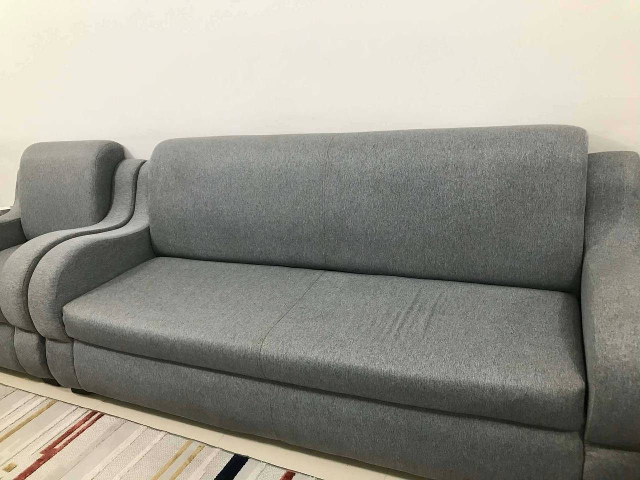 السلام عليكم 
تخم قنفات للبيع ١٠ مقاعد نظيف جدا 
السعر ٤٠٠ الف 
الرقم ***********
***********
