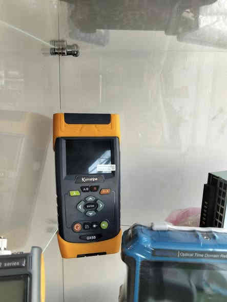 📡 مجموعة أجهزة فحص شبكات الألياف الضوئية متوفرة الآن لدى ETSI 🔧

تضم أحدث أجهزة الفحص والقياس من شركات عالمية مثل Komshine – Grandway – VIAVI
وتشمل:
✨ OTDR لقياس طول وكفاءة كابلات الفايبر وتشخيص الأعطال بدقة.
💡 Power Meter & Light Source لاختبار الفقد وجودة الإشارة.
🔴 VFL كاشف الأعطال البصرية السريع.
🧰 Wire Tracker لتتبع كابلات الشبكات النحاسية.
🌀 Fiber Launch Cable (KFLC-3) لإزالة المنطقة الميتة في الفحص.

📍 أجهزة أصلية – أداء عالي – وضمان حقيقي.
📞 تواصل معنا لمعرفة الأسعار
 العنوان:
شارع الصناعة، قرب فلكة رئاسة الجامعة التكنولوجية
لا تفوّت الفرصة! اطلب الآن
للطلب أو الاستفسار:
📞 ***********
📞 ***********
