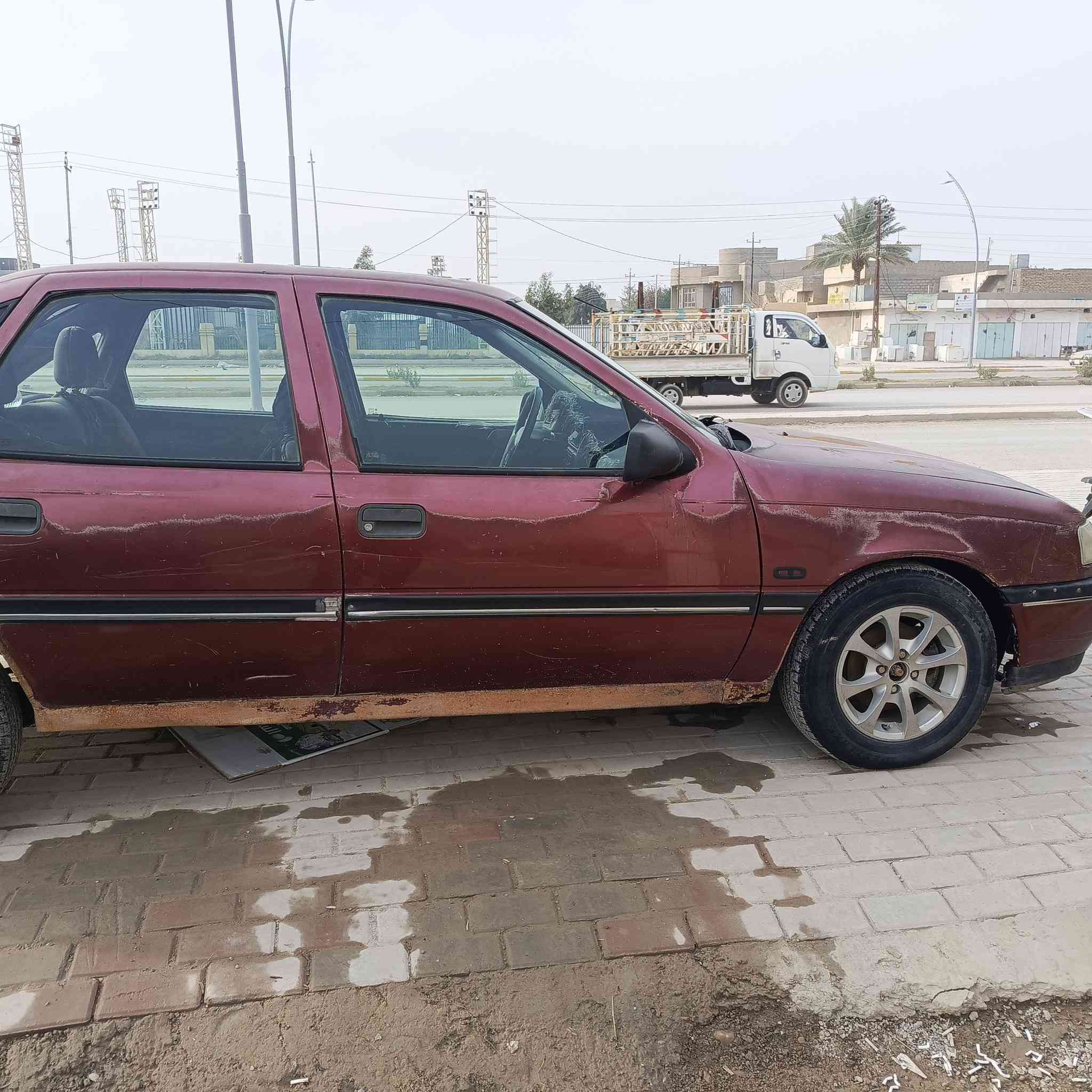 سياره للبيع موديل 93 سعر 28 فيها مجال للاستفسار على الرقم ***********
