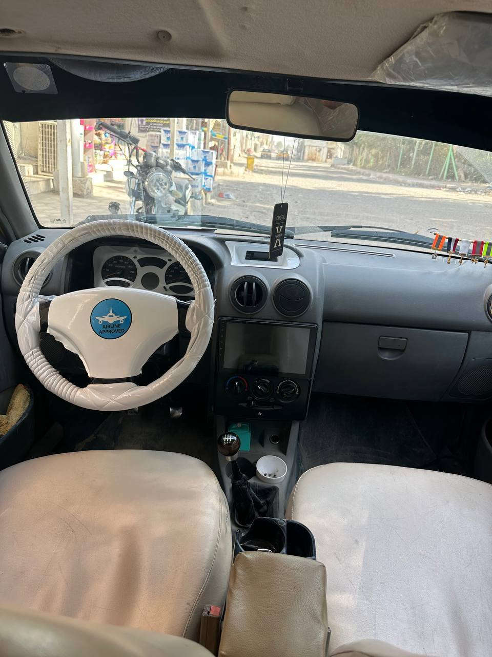 اسلام عليكم سايبه 2016 مكفوله من كلشي ماعده حالوب ناعم بيه ممبين بوربرينات جدد ٤ حداديه صارله سبوعين كشنات جلد رقم قادسية انكليزي راعيه يريد مداور مصفره من كلشي
اتصل وبيك خير وتدلل 
***********
