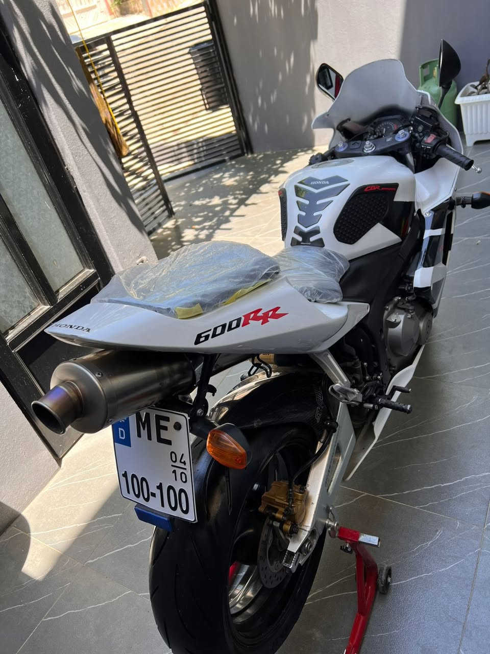 سلام و عليكم
Cbr 600 Rr للبيع✅

موديل 2004

مكفوله كفاله عامه كير مكينه كفرات 

جديده الى درجه الدراجه بلحقيقى احلى منل صور عليهه ادامه كامله من دهن و تايرات و بلكات 

(مكان الدراجه سليمانيه)

سعرهه 34 و بيهه مجال للطيبين ❤️

   (***********)
