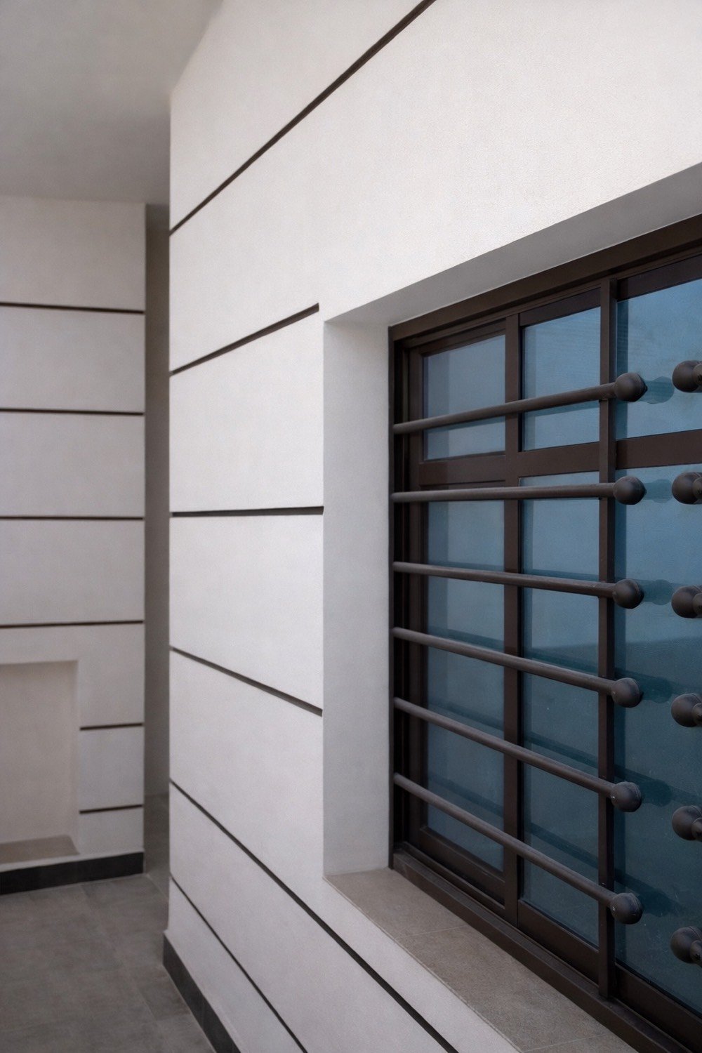 فرصة استثمارية مميزة – دار للبيع في شهداء السيدية
دار بمساحة 110 م² واجهة 5 ونص متر و نزال ٢٠ متر مصمّم بأسلوب استثماري،
وارد شهري ( 1,200,000 )
يضم شقتين مستقلتين بالكامل مع غرفة ومخزن في الطابق الثالث.
 قريب من الخط السريع وخلف معهدعشتار الطبي  

التواصل مع صاحب العقار مباشرة 