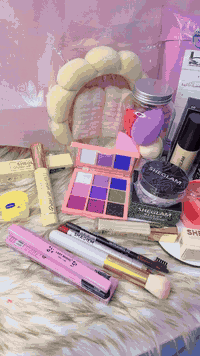 كوزمتك لمسه ناعمه بكج متكون من 20قطعه مع توصيل 45 "***********
