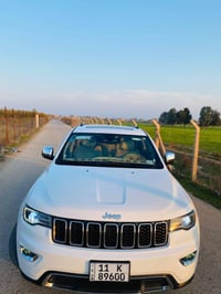 جيب شيروكي 2017 رقم بغداد باسمي السياره كلين ولمتدد فول مواصفات تشغيل ...