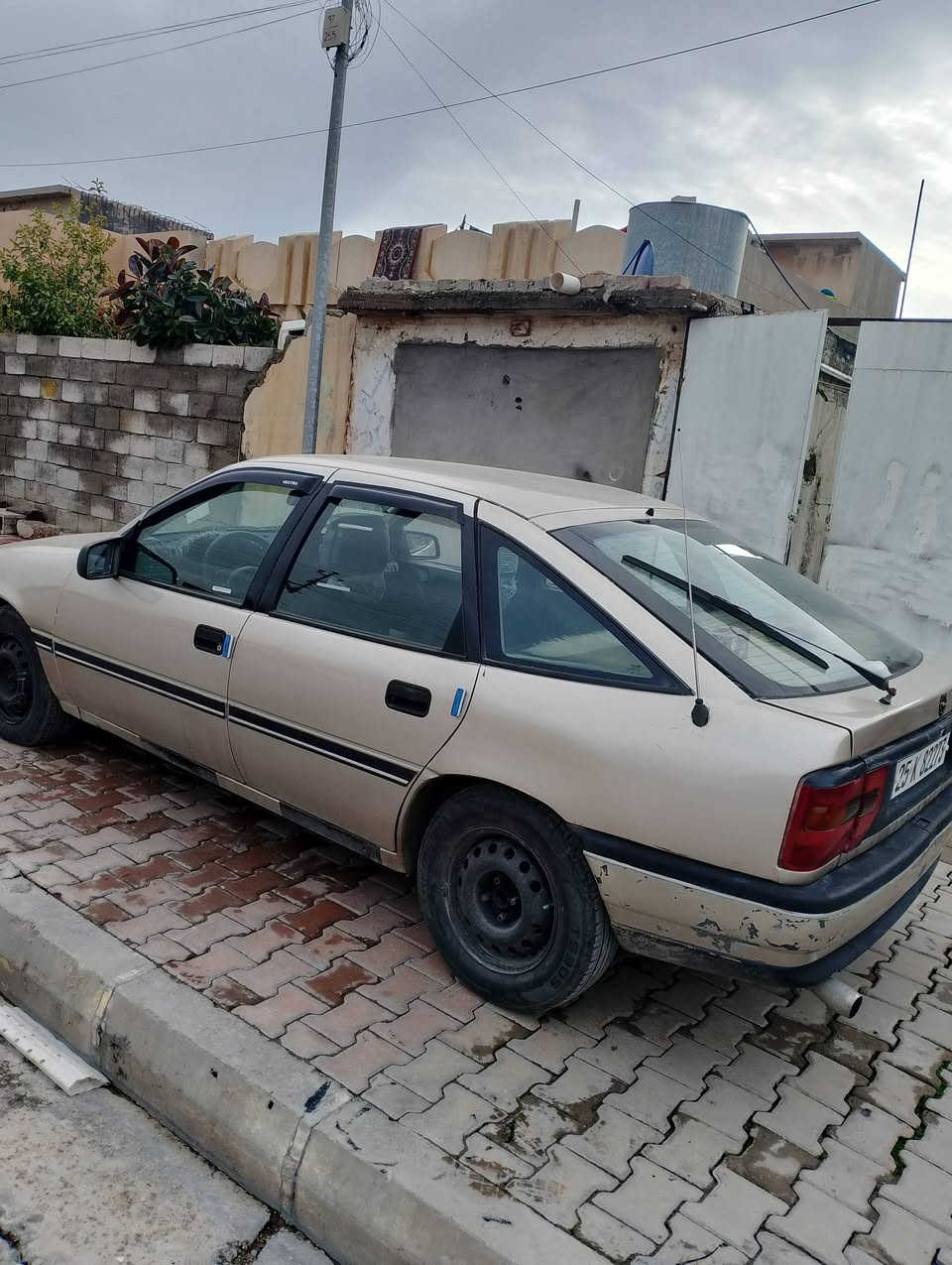 فكتره للبيع او امروس نظيفه شرط التحويل والوكاله رقم دولي بسمي حجم 16 باور قايش عريض 35 وبيها مجال قليل رفمي ***********
