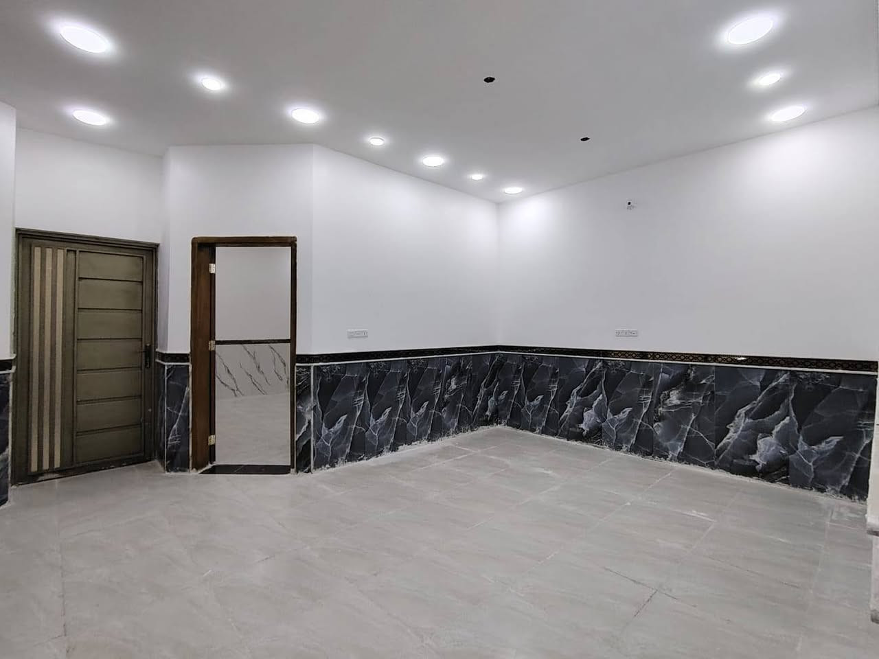 #يالله 
بيت للبيع 
مساحته 200 متر بناء حديث

البيت جاهز للسكن 

#العنوان" الماجديه سيد عاشور قرب ثانوية  للبنات ومقابيل باب المرقد سيد عاشور  

السعر 180 وبيه مجال للشراي 

الاتصال ع الارقام التاليه أو مراسلتنا عبره الواتساب 
***********
***********

#ملاحظه" لدينا جميع البيوت والقطع الأراضي بأسعار مناسبه 

#وجاهزين لعرض عقاركم عندنا
