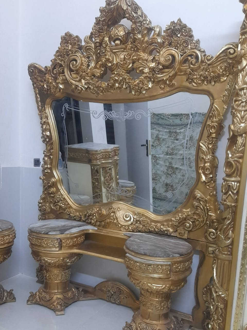 السلام عليكم للبيع السعر ٢ مليون
***********
