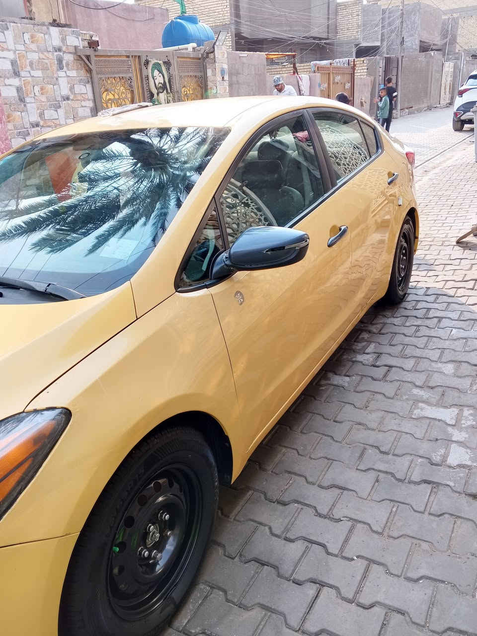 سلام عليكم عندي فورتي للبيع موديل 2014جاهزةمن كولش مصفرة غرامة وهيئة مثل مشوفون صورة الحادث موجود السعر 105وبيها مجال العنوان بغداد إلي يحب يتواصل هاذا رقمي/ ***********
