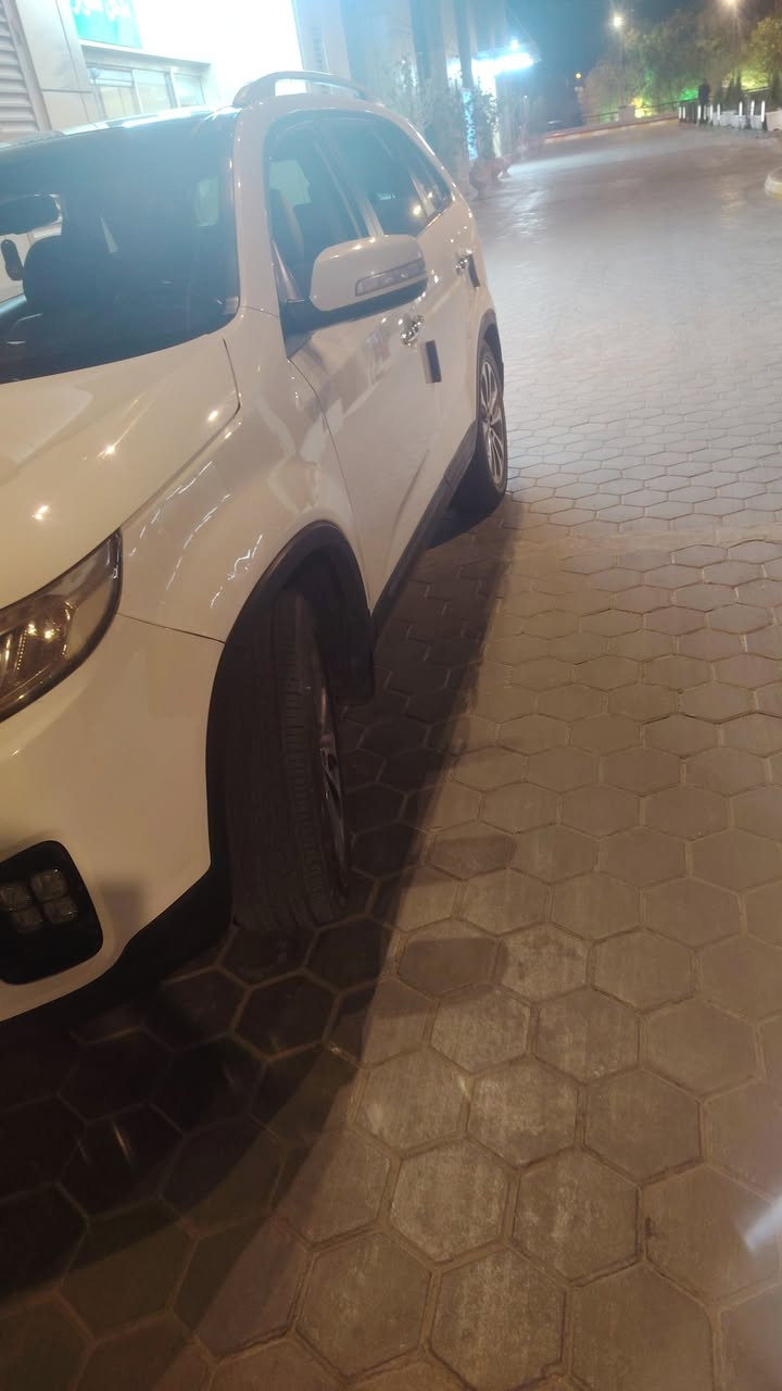 سلام عليكم سورنتو ١٣ شكل ١٥ فول واحد عل واحد بيه ضربه خلفيه جملغت ثنين وقباق الجنطه والباقي مكفول مكين ٦ سلندر مامفترحه السعر ١٥٨ ومكاني كربلاء طويريج  *********** غير متواجد عل فيس
