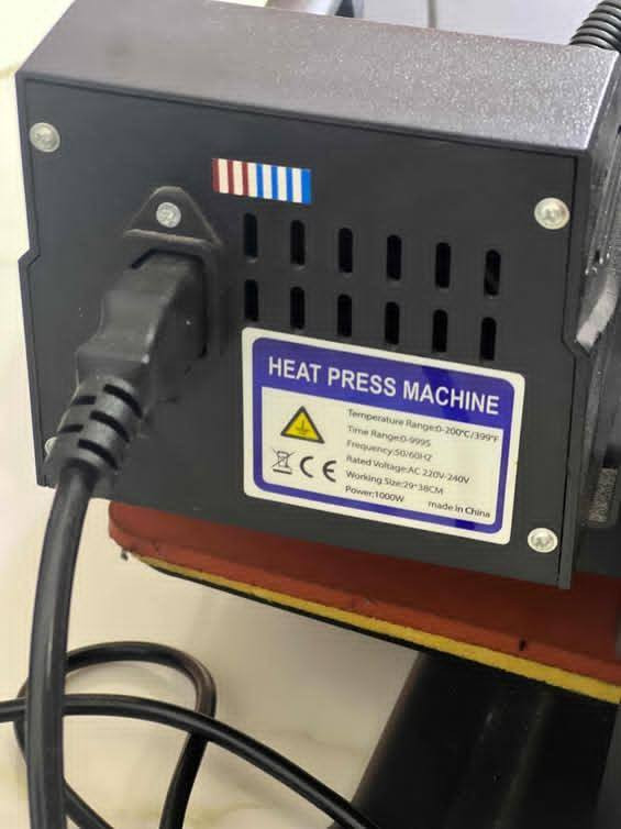 مشروع متكامل للطباعه على الملابس
طابعه إبسون L18050 Dtf تطبع a3 مع مكبس حراري 5*1 مع ثلاث درازن تشيرت قابل للطباعه نضافه موضحه ب الصورة انطيك حاسبه تجي بس تطبع و تشتغل على باب الله 
للتواصل و الاستفسار : 
‏‪***********‬‏ 
***********
