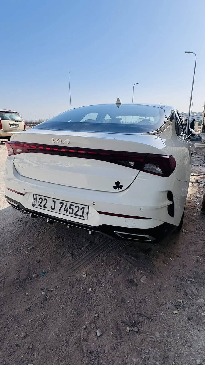 K5خليجي موديل 23ماشيه 63 الف كيلو كفاله ماعدا رصعه باب سايق نص فول السعر205 بيها مجال الاتصال *********** بيه ويت ساب 
او*********** مكان سياره بصره
