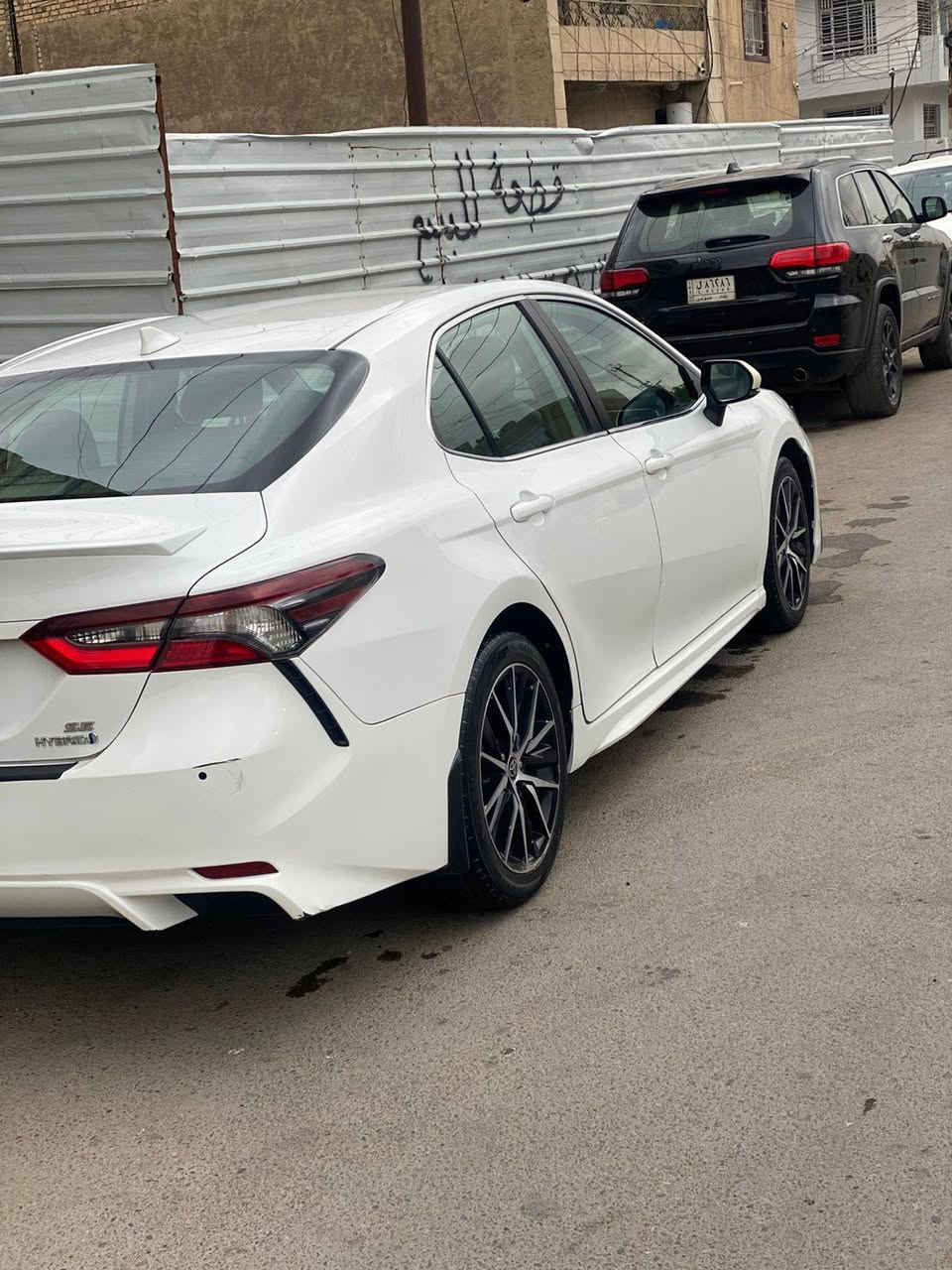 كامري 2023 SE للبيع وارد امريكي 
 بجم كبس 
هايبرد رقم بغداد تحويل مباشر 
الداخل  لونين 
مواصفات الـ SE
1- كشنات جلد 
2- تحكم استيرن
3- كامره خلفيه 
4- كشن تحكم كهربائي
5- مري تحكم كهربائي

السعر 180  وبي مجال
مكان السياره بغداد العامرية 
للاستفسار‬   ***********
