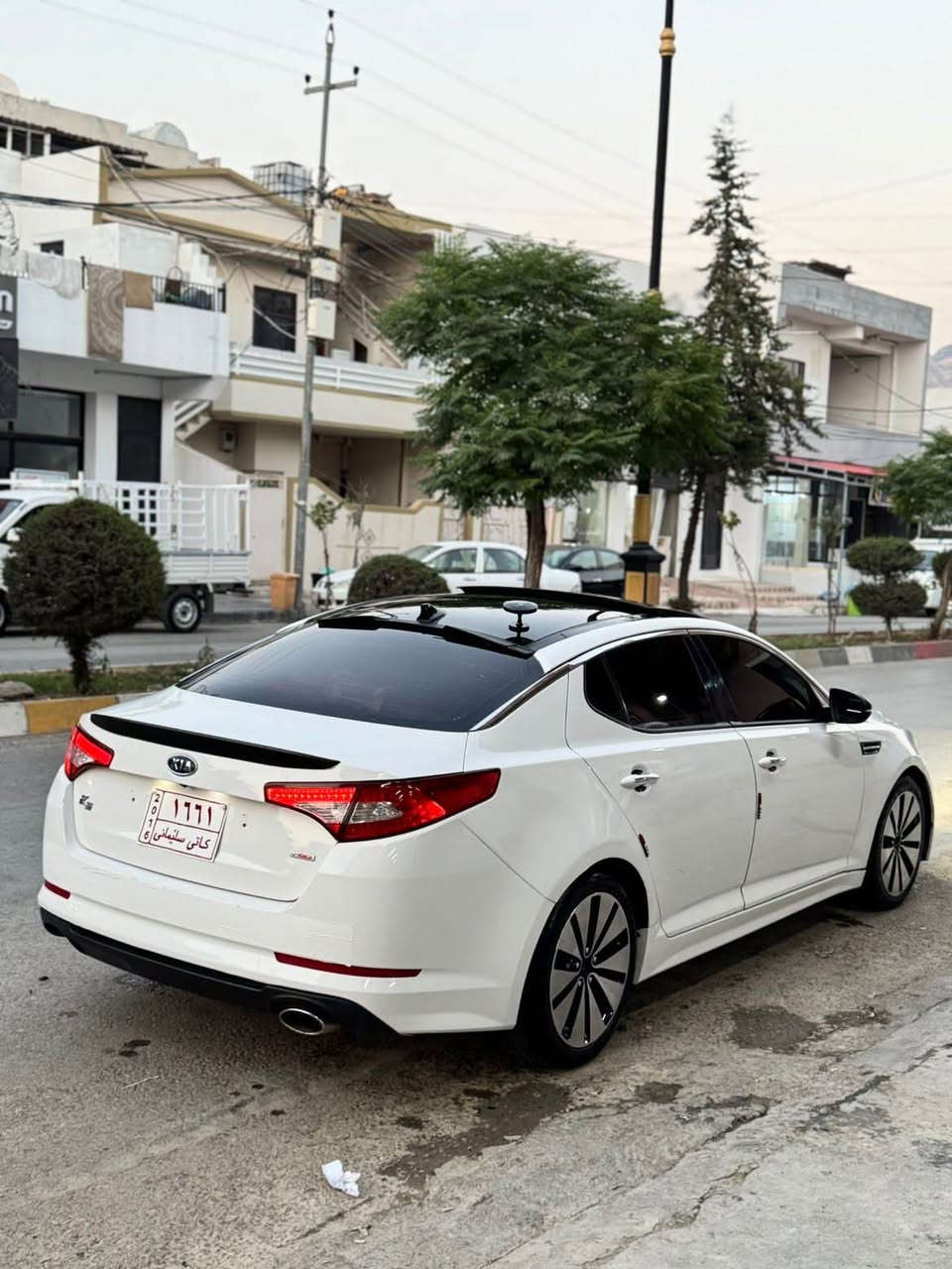 سلاولەهەمووهاورییانی خۆشەویست 
ئۆپتیما مۆدیل ٢٠١١ فول فولە
سەیارەکە  بئ ڕەقەمە براوەیە  
نمونەیە لە جوانی   لەوەجوانتر نیە 
بەسمە  
پانۆراما 
چوارکوشن کارەبایوو هیتەرە 
شاشەیە کامیرایە 
جلدە   
کوشن خەزنە
سوکان ڤۆلیۆمە 
تەبریت لەسەر سویچ  
هەرچوار دەبلی بیلاد ریسینگە واتا سپۆرتە 
قایدە بانسەکانی سپۆرتە 
گێروومەکینە بەشەرتی دە فیتەر 
چالوشوختی بچوکیشی نیە   
چوار تایەو ویلی    دوورۆژە بەستراوە 
کامل سیرڤس کراوە    
بۆ٢٥٠ مەسروڤ مەگەرئ 
شوین رانیە         
نرخی   ٦٦💸 گەلاو مەجالیکی برایانەیە 
***********/faibr.wats app رانية, السليمانية
