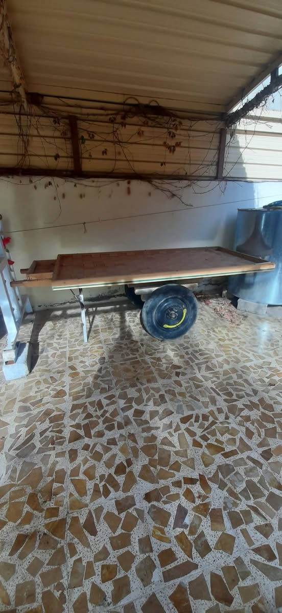 عربانة للبيع فصال جديد نظيفة 
استعمال قليل جدا 
السعر ١٧٥
***********
