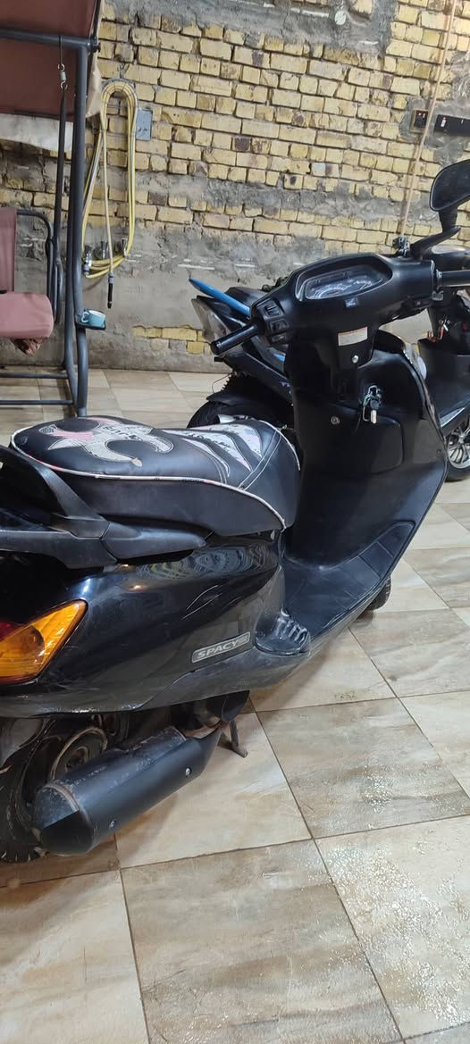 سبيسي ياباني مكينه ما مفتوحه شرط الفحص يم المصلح ناعمه لا تنقيص ولا تبخير شلعه ومعدل فول الفول الكفرات الاماميه تجاري فقط والباقيات كله اصلي السعر مليون وبيهه مجال ***********
