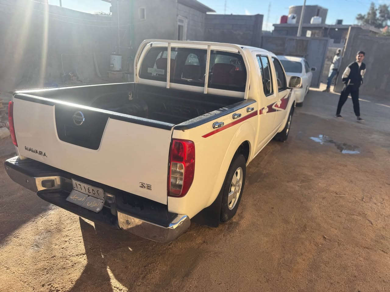 سلام عليكم 
نيسان نيفاره 2013
سياره حلوه جديده 
جاهزه من كل نواحي 
سعر 107
عنوان بصره كرمه علي 
تصال 
***********
وتساب
*********** البصرة, العراق
