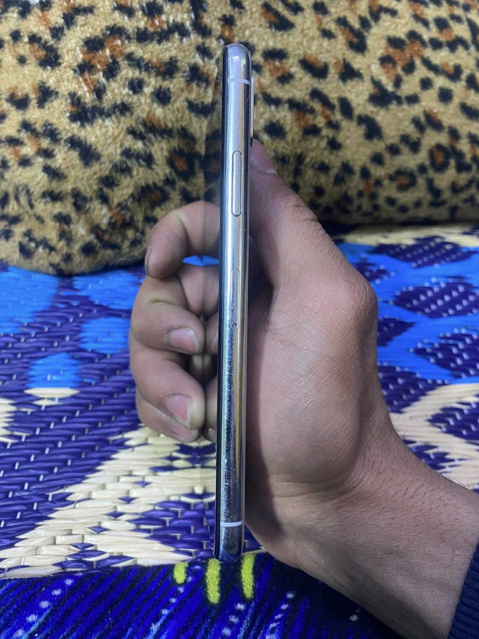 ايفون اكس للبيع
ذاكره 256 
بطاريه 72 
نموذجm
مبدل شاشة اصليه فقط 
السعر 175  
مكاني بغداد مدينة الصدر 
***********
