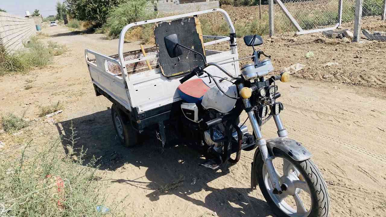 السلام عليكم ستوته للبيع  غاثه الكرايب مال بيت ع ايدي نكره سلف نص هندر محرك كير كلو شرط شاصي لغود  بودي ستوته خير من الله والله ماتكوفك بطريق دهن وبانزين فقط الف ماتصرف عليهاا وين الجنايه 
السعر 800وبيها مجال مال حك الجيه وللعرف ومن طرف فلان يتدللون 
مكاني بيجي حي العصري 
رقمي ‭0772 305 3691‬
