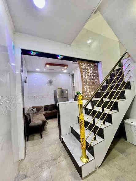 مكتب اكرم الحاتمي للعقار  ***********
==================================

دار  للبيع  المساحة  62 متر  طابو صرف 

حي ميسان الشريط قطاع 84 شارع 10 متر

==================================

طابقين 

الطابق الاول/ صالة ومطبخ وأستقبال 

وصحيات داخلية وخارجية وطارمة 

الطابق الثاني/ غرفتين وصالة

الطابق الثالث / مخزن وسطح 

السعر 95 مليون وبي مجال 

للاستفسار الاتصال بالرقم *********** وات سآب 

                  او مراجعة المكتب 

عنوان المكتب النجف الكوفة حي ميسان 

     شارع الكيات مقابل اسواق حليم
