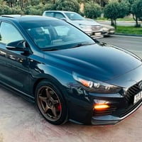 من المميزات  النترا جي تي 2020 1600 تيربو (N Line) ماشية 129 الف كيلو ...