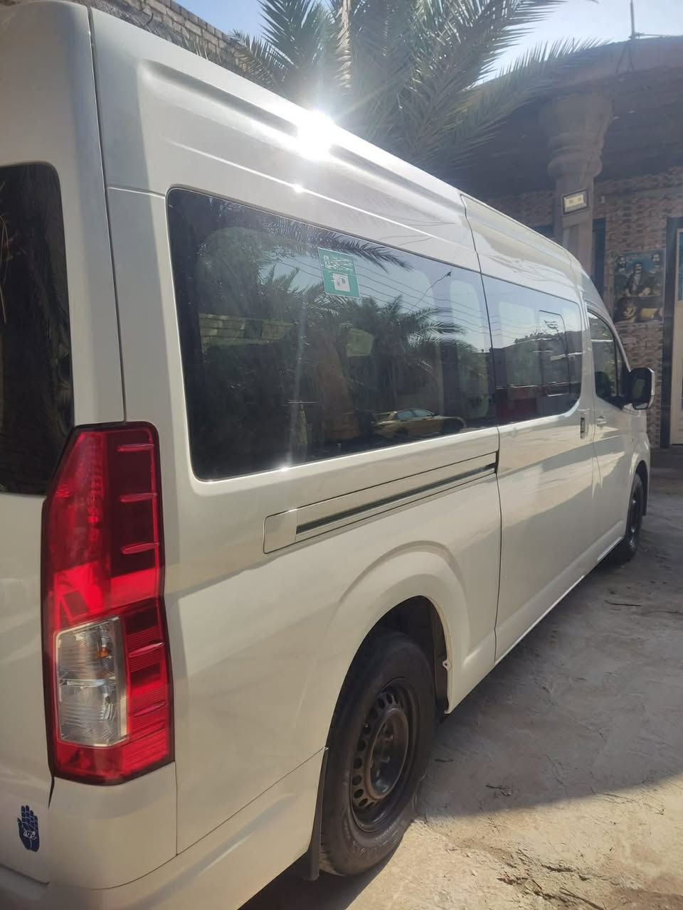 السلام عليكم 
سيارة للبيع هايس تويوتا (أم بوز) موديل 2023  ربع فول مكفولة كفالة عامة 
المكان كربلاء 
للاستفسار الاتصال على الرقم التالي : ***********
