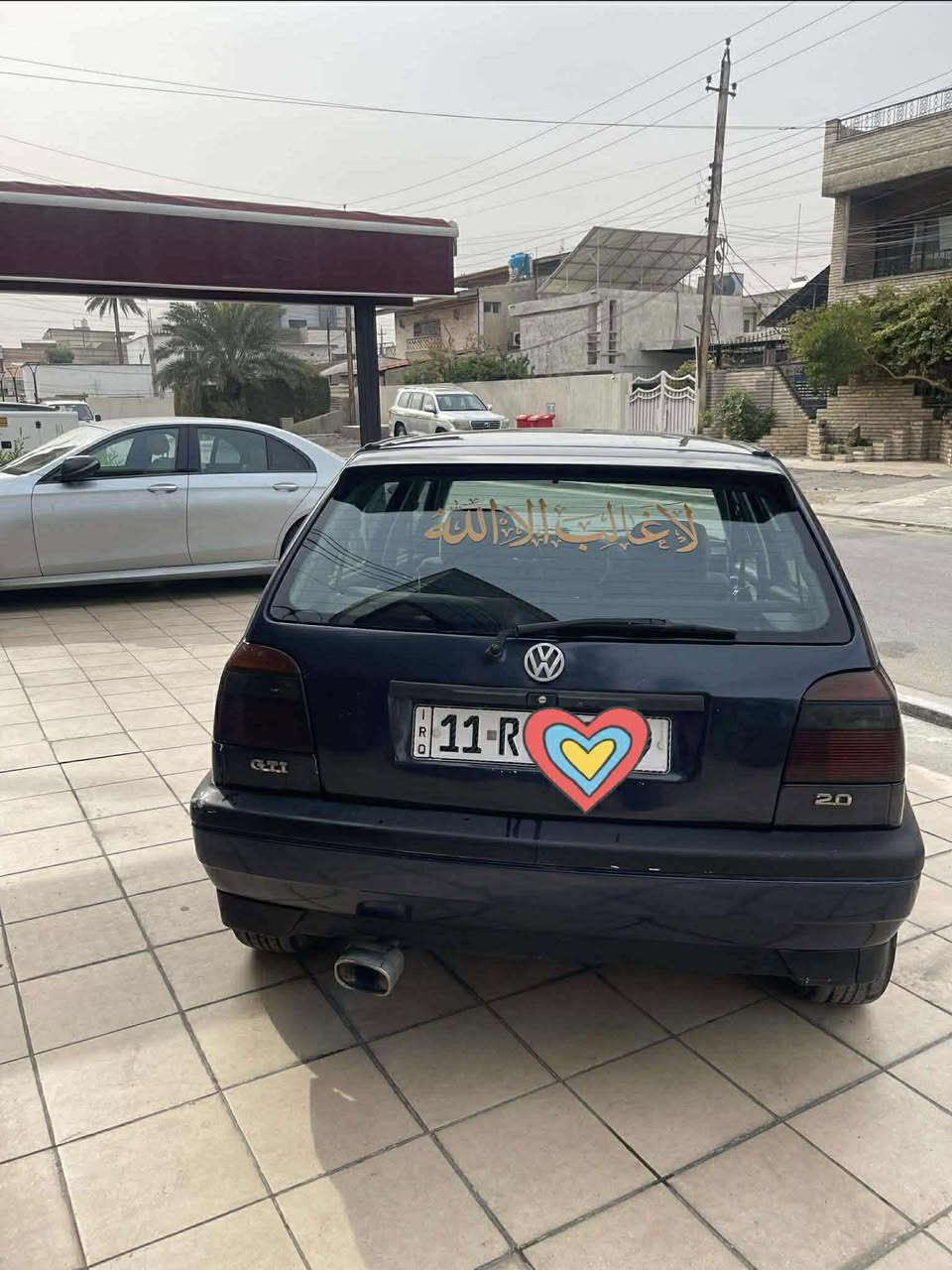 السلام عليكم من رخصة الادمن فولكس واكن كولف جيتا mk3 للبيع موديل 1993 رقم بغداد الدولي الجديد هزة جديدة السياره جاهزة من ناحية كلشي كير اوتوماتيك محرك 2000  (المرغوب) كير مكينه على وضع الشركة تبريد  ثلج❄️ مراوح عاصفة انسة الحماوة وي تبريد 70 مسويلها سيرفس كامل باتري جديد منضومة بانزين جديدة فيتبم (اقتصادي) غرفتها كلش حلوة بطاين جدد شاشة تدعم ابل كار بلاي ويوتيوب وبلوتوث وخرائط + منظومة زينون جديدة + اناره داخليه بلسياره بلوجكترات (تتغير عن طريق الهاتف) مكان السياره بغداد المنصور السعر 50 وبيها مجال 
***********
