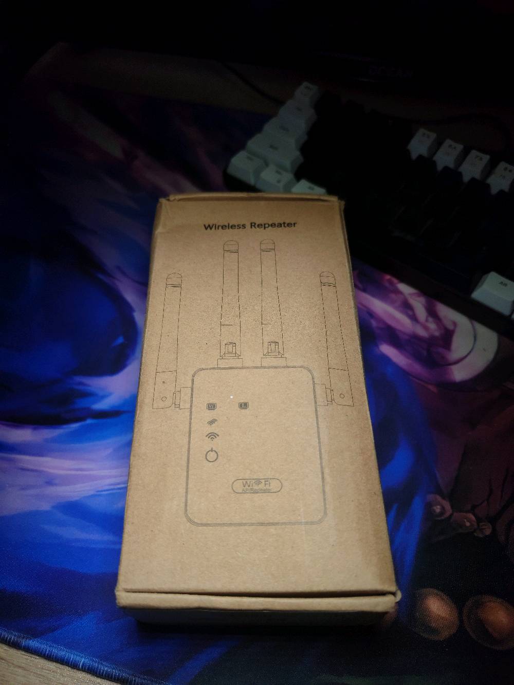 مقوي اشاره مثلاً اذا بيتكم طابقين الطابق الارضي في الرواتر تكدر تخلي هذا المقوي في الطابق الثاني وتسحبله كيبل من الراوتر مباشر 
اما استخدام يومين فقط للتجربه 