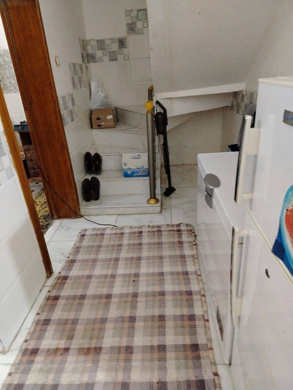 بيت ١٠٠م للايجار بحي جار العباس قرب فندق البارون علما البيت جديد الاستفسار
سعر ايجار
350 فقل
***********
***********
