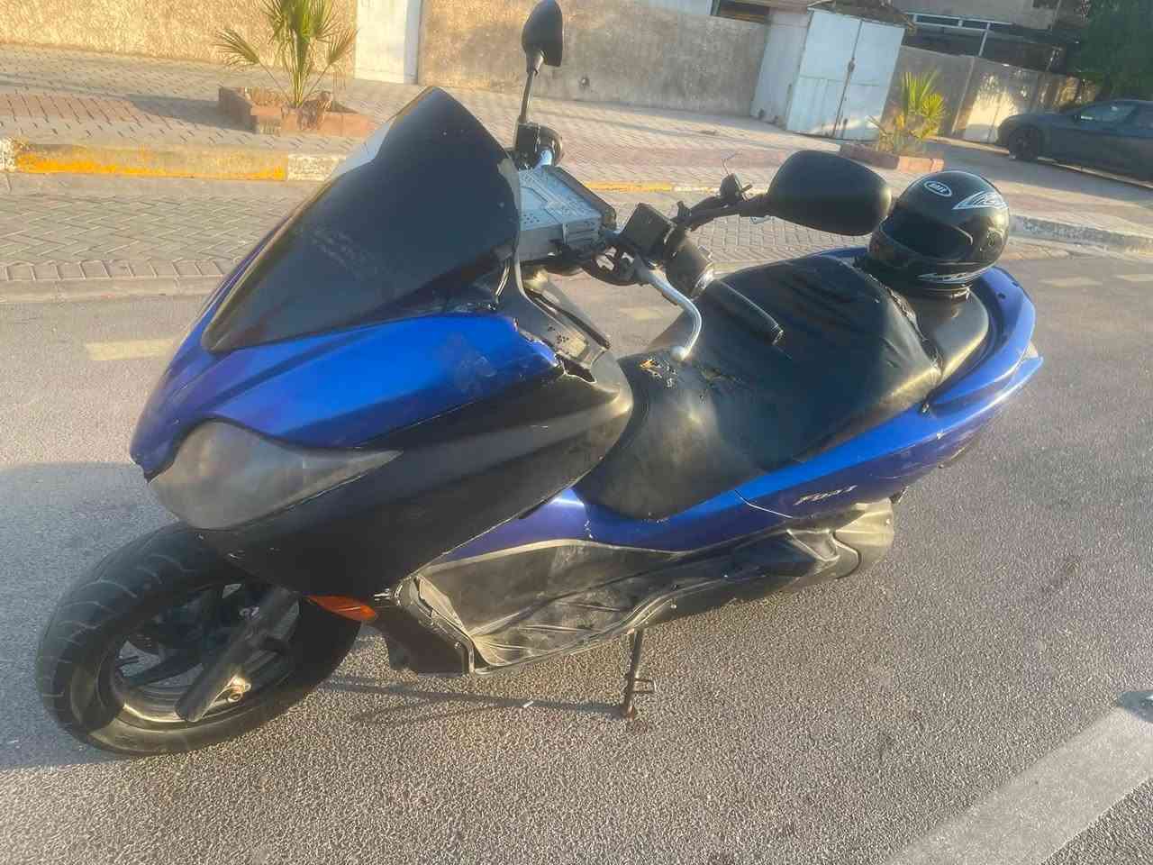 السلام عليكم 
فورزه صفر10 للبيع 
بيها صورت بالكلج ويحتاج تبديل كلج لئن تخربط 
السعر 650 وبيها مجال 
للاستفسار *********** 
متوفر واتساب

