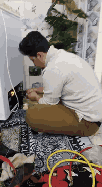 السلام عليكم ورشة هشام الدليمي لصيانه وتصليح كافة انواع الثلاجات والمجمدات بانواعها وعمل بأحترافية وبأسعار مناسبة وانت كاعد بالبيت نجيك وين متكون وبالخدمة للاستفسار هاتف   ***********
