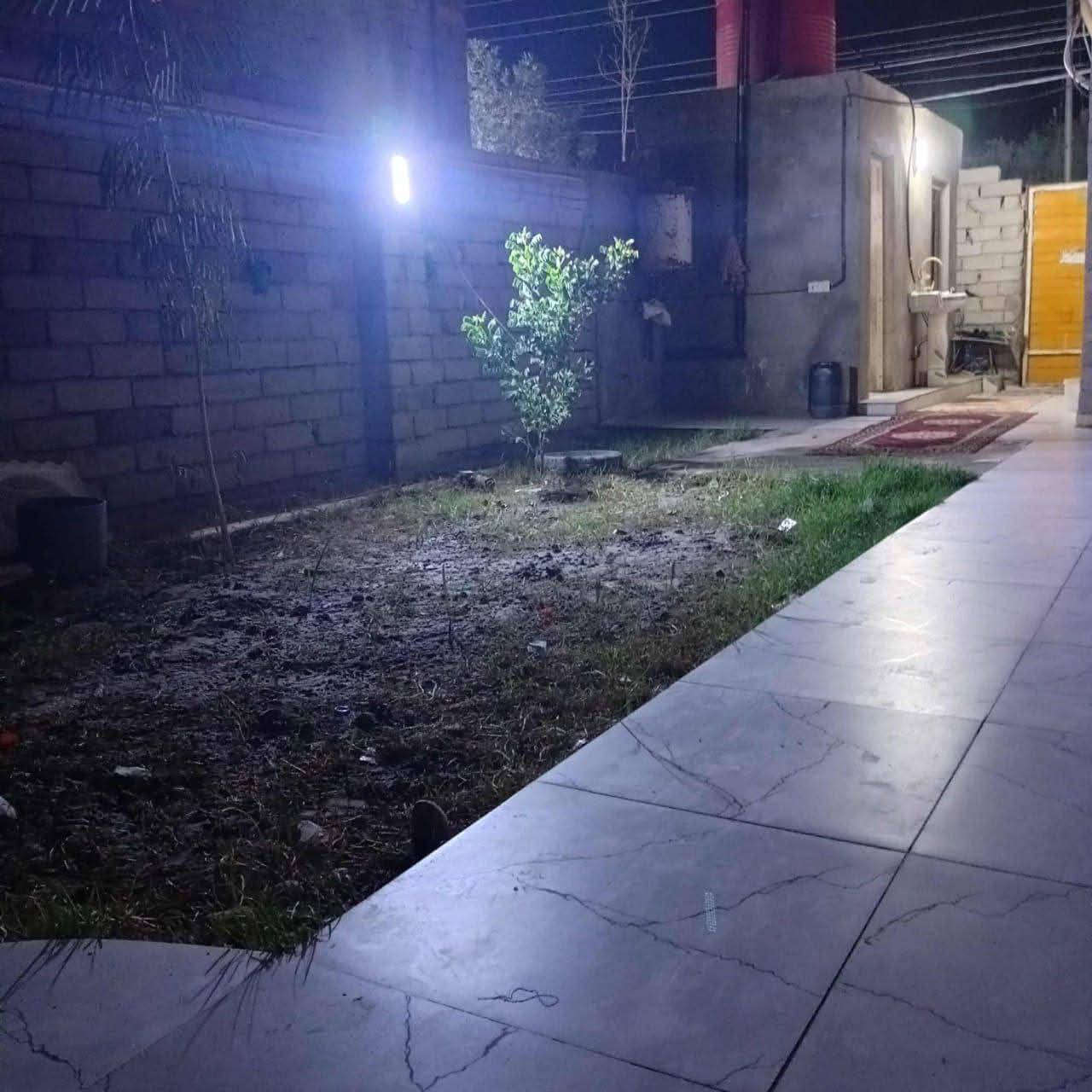 ‏#سلام عليكم ...

بسب الوعود الكاذبة نعيد النشر بيع مستعجل 

▪️دار زراعي للبيع + محل

 ▪️مساحة 280 /م

▪️ المكان سوق الشيوح البروتين الروف الامني  

▪️يتكون من غرفتين + صالة 
كبيرة + مطبخ + صحيات خارجية وداخلية وساحة كبيرة 

▪️بناء حديث كما موضح في صور 

▪️السعر 56 وبيه مجال مستعجل بيع  

▪️الاستفسار واتساب او اتصال على رقم تالي 
‏ 

☎️ *********** ‏
#سيد حسن الموسوي

▪️مكتب الاحرار شارع البصرة يم عمارة سيد ربيع
