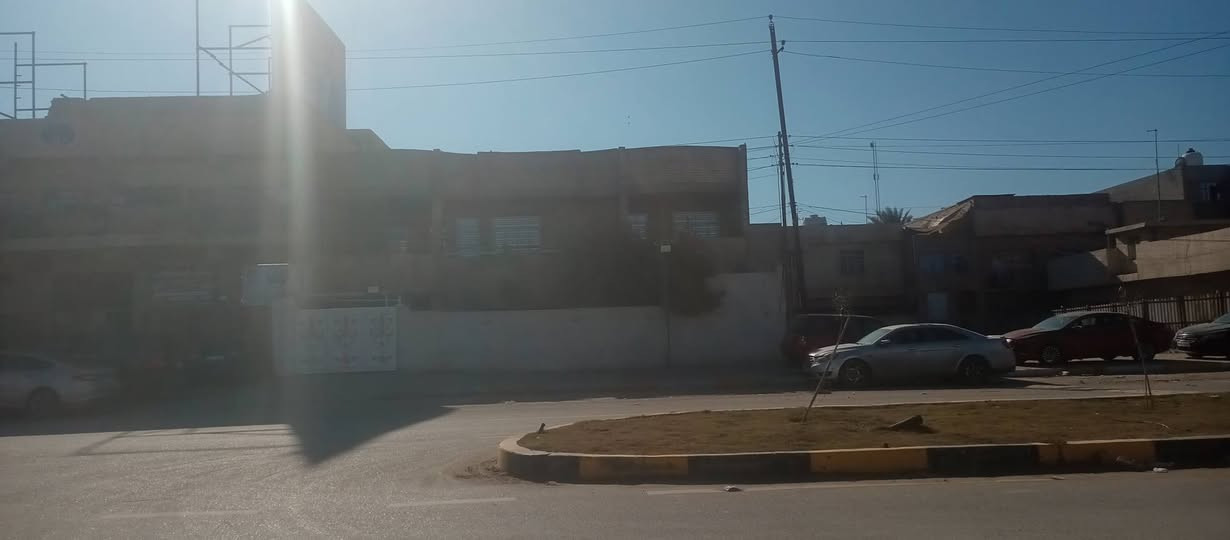 السلام عليكم .بيت للبيع تجاري سكني ع شارع البدالة التجاري مساحه 320م (16×20) مسلح ونضيف جدا جدا  يتكون من 6 غرف نوم +3 صحيات +صاله كبيره + مطبخ كبير +حديقه+ كراج  نقص واجها فقط سعر مناسب قياسا لباقي اسعار الشارع  للاستفسار اكثر الاتصال ع
*********** واتس اب
