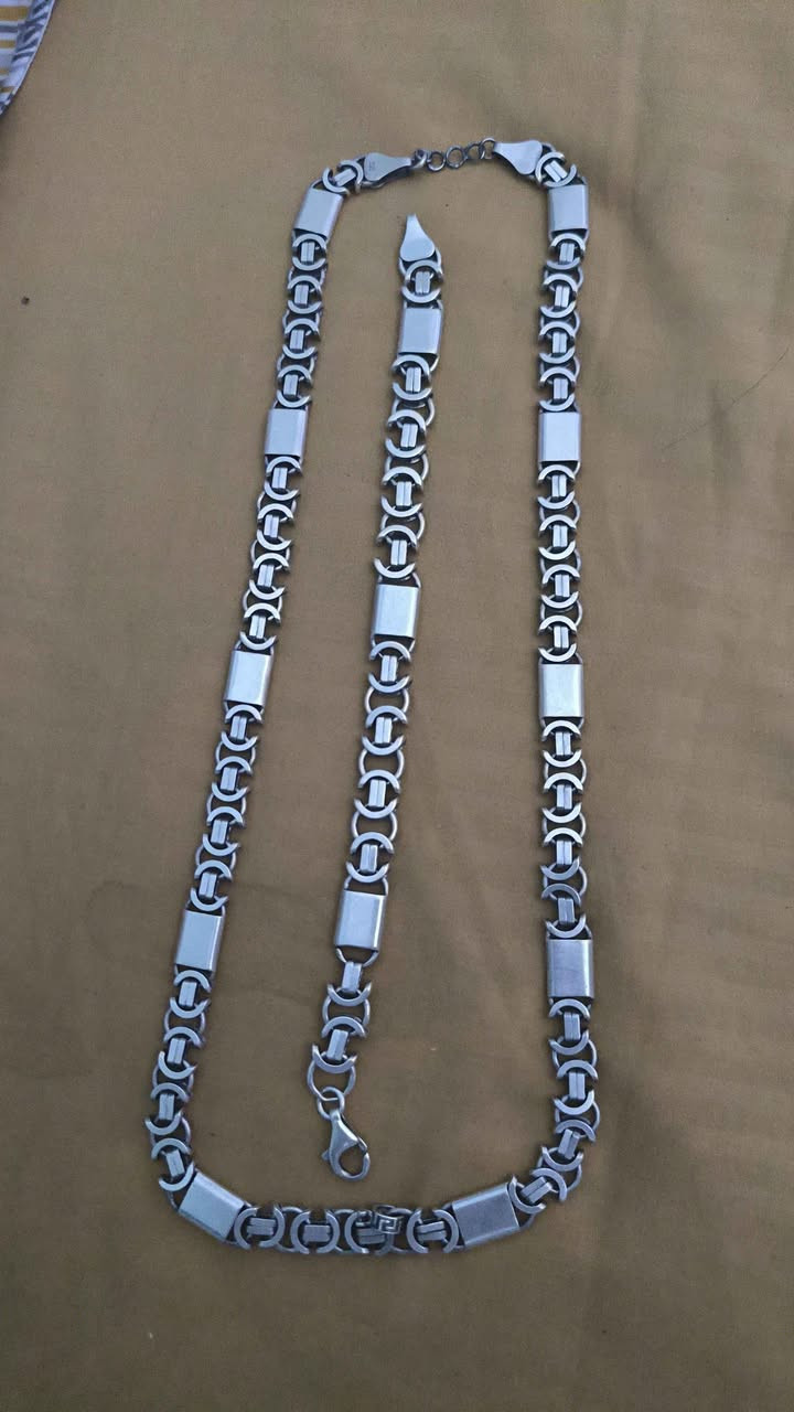 زوج سناسل وڨورمات فضة طليان قسنطينة 0552159811 قسنطينة, الجزائر


**إذا كنت صاحب هذا الإعلان وتريد حذفه لأي سبب، رجاءا أرسل رسالة إلى الدعم الفني**