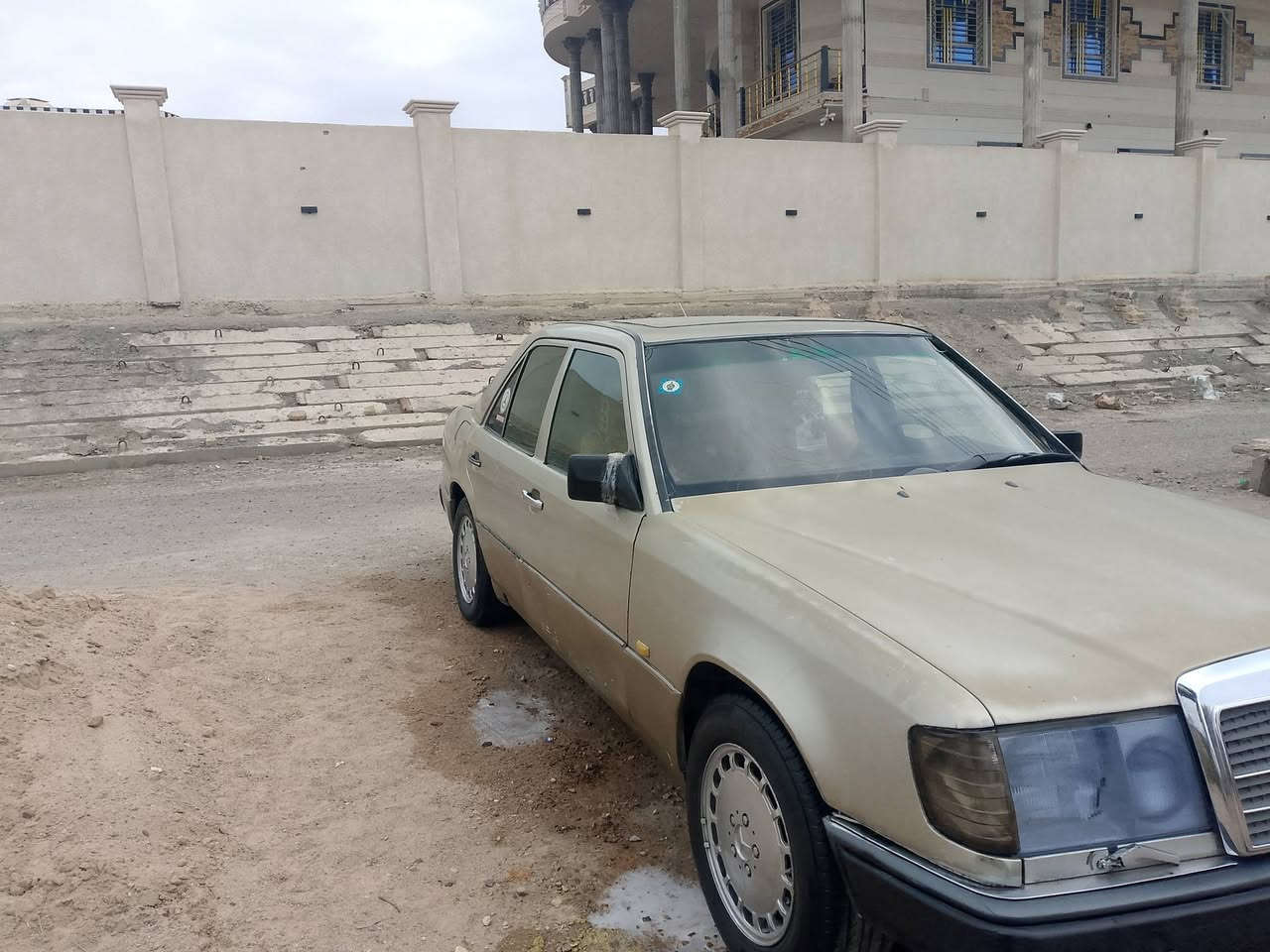 اخوان فقط شراي يتصل عرقم بدون مراوس 
مرسيدس دب 91 على وضع لبلاد بدون صبغ .رقم دولي سنويه 29 شرط تحويل كير مكينه 2 ونص كارتون تخم تاير جديد حدتديه فول دواخل نضيف كله شغاله مابيه نقص ترايك بليعجبك هاي كل تفاصيله اقراهن وبخدمتك سعر 33 مكان قرنه ***********
