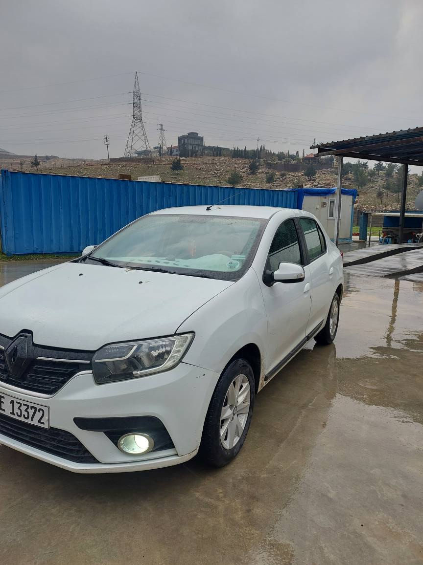 ڕینۆی سیمبوول 2017 
بێ بۆیاخ بێ داعم  چوارجام کارەبای چوارتاییە ی تازە 
سە نە وی تازە یە و تا 2029بەناوی خۆمانە وە یە  سە یارە یە کی پاکە و ماڵی دۆستە 
*********** السليمانية, العراق
