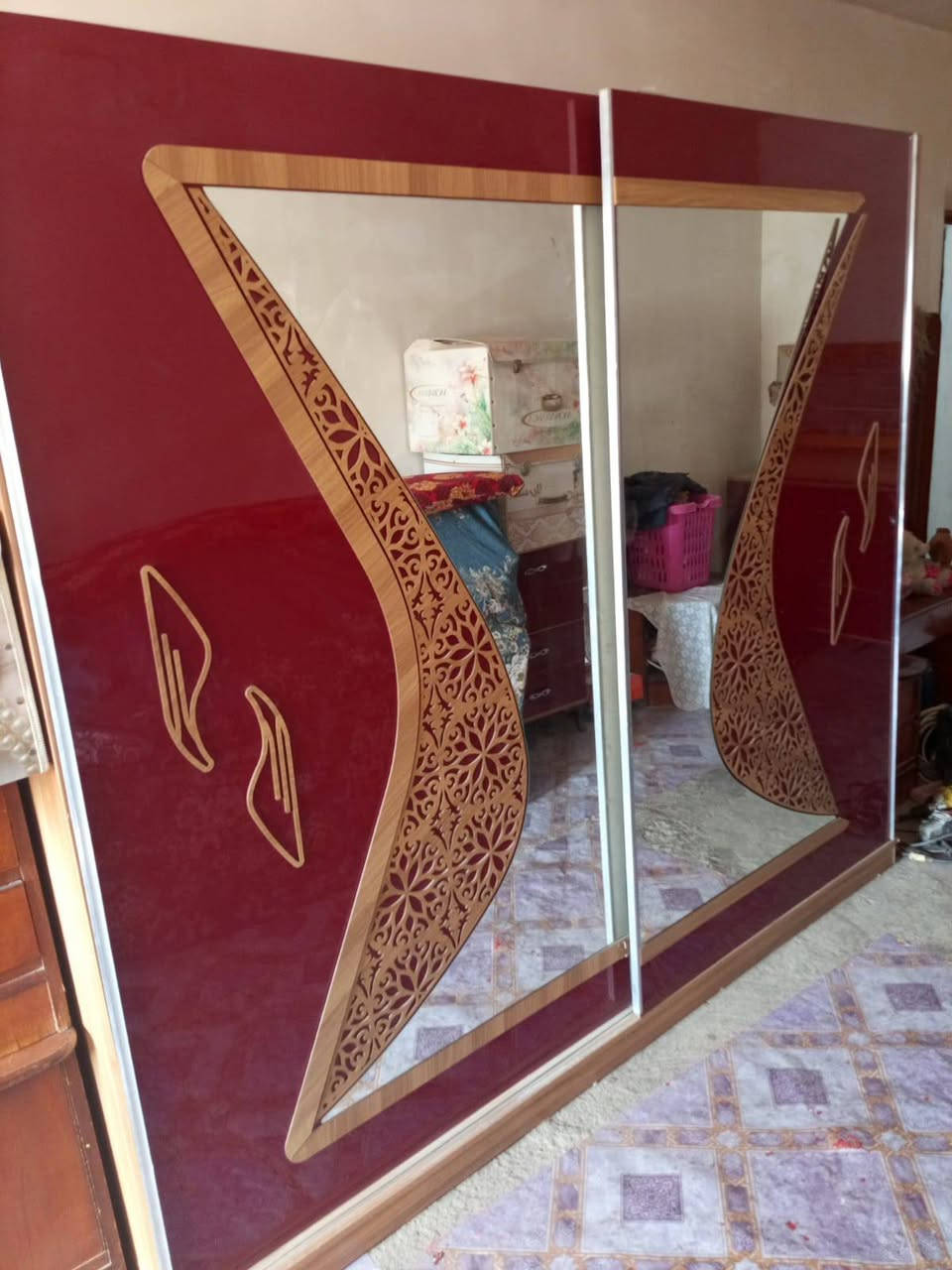 السلام عليكم عندي غرفه نوم للبيع الي يريدها توصل ع خط ***********
