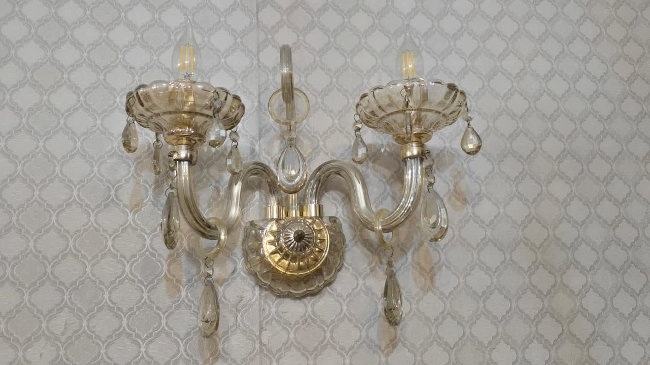 ثريات كرستال عدد ٦
كبيرة الحجم عدد ٢ وبراكيتات عدد ٤ 

السعر 300  مكاني حي الجهاد 
التواصل ***********
