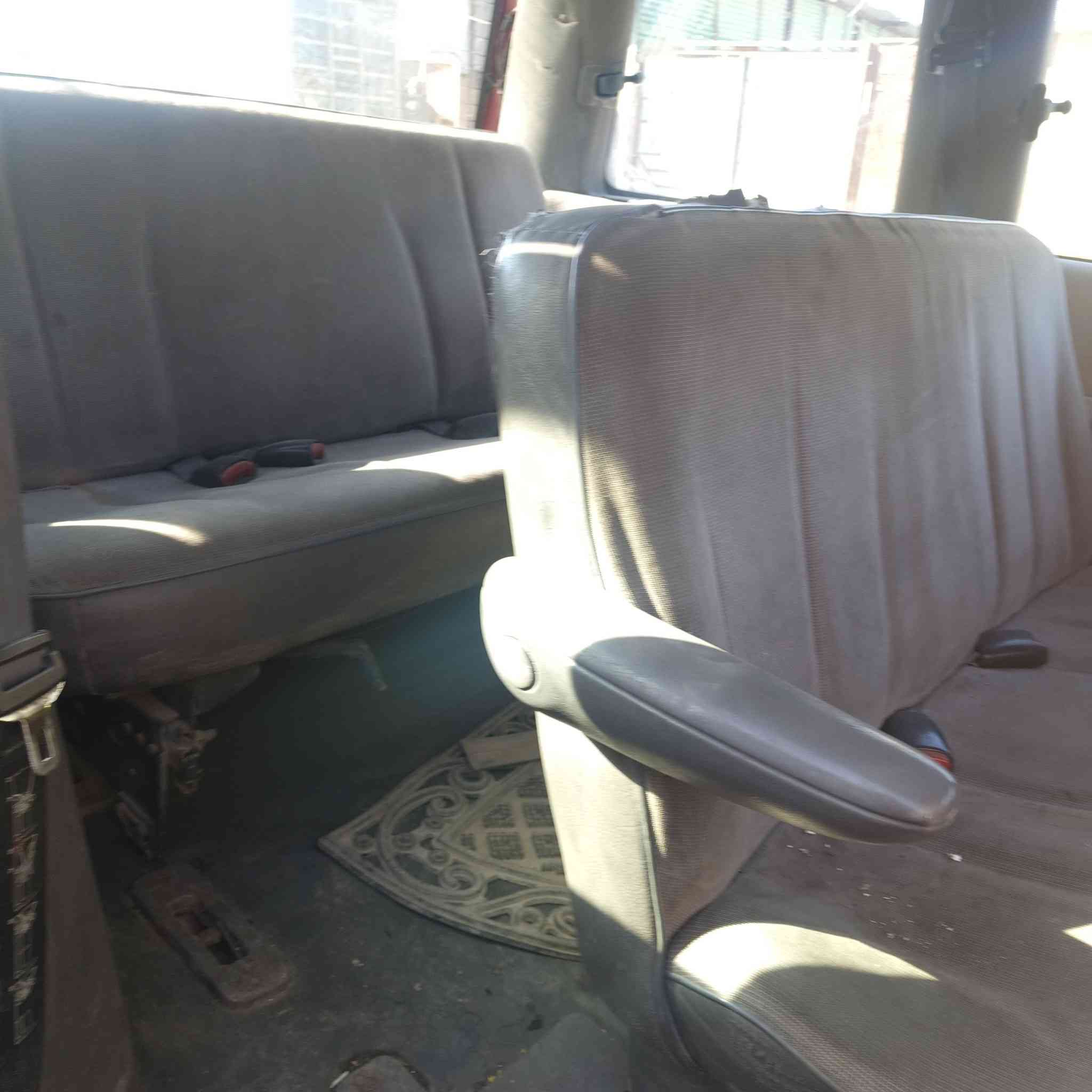 دوج ١٩٩٥
انكليزي بغداد 
كير محرك بلاك كالوبر ٣٠٠٠
***********
مكان بغداد الشعله 

عرض ب٤٠
