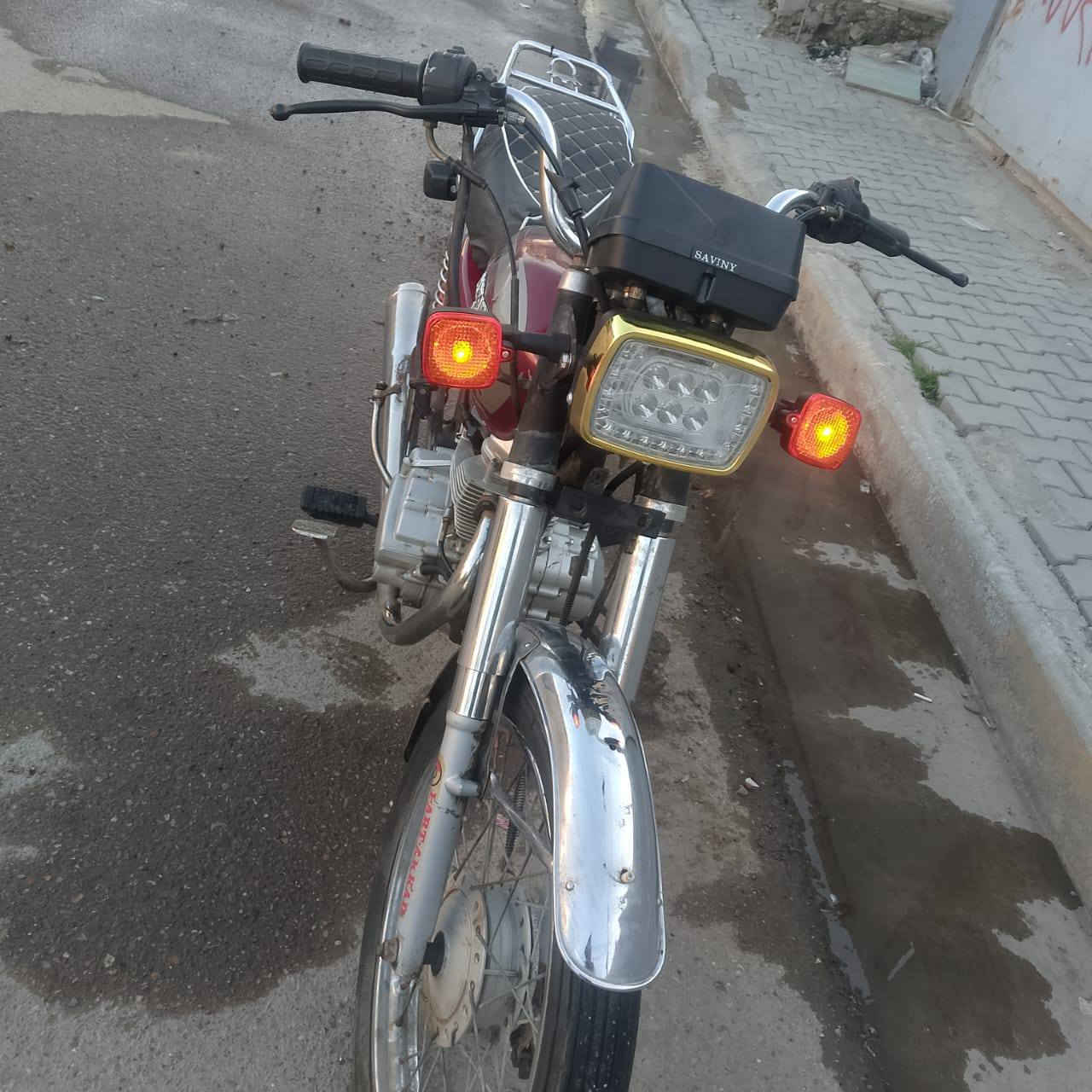 سيفان موديل 22 
مكينة نظيفة شلعه معدل 
كهربائيات كلها شغاله نكره سلف بكل وقت
بغداد الحسينيه ***********
375
