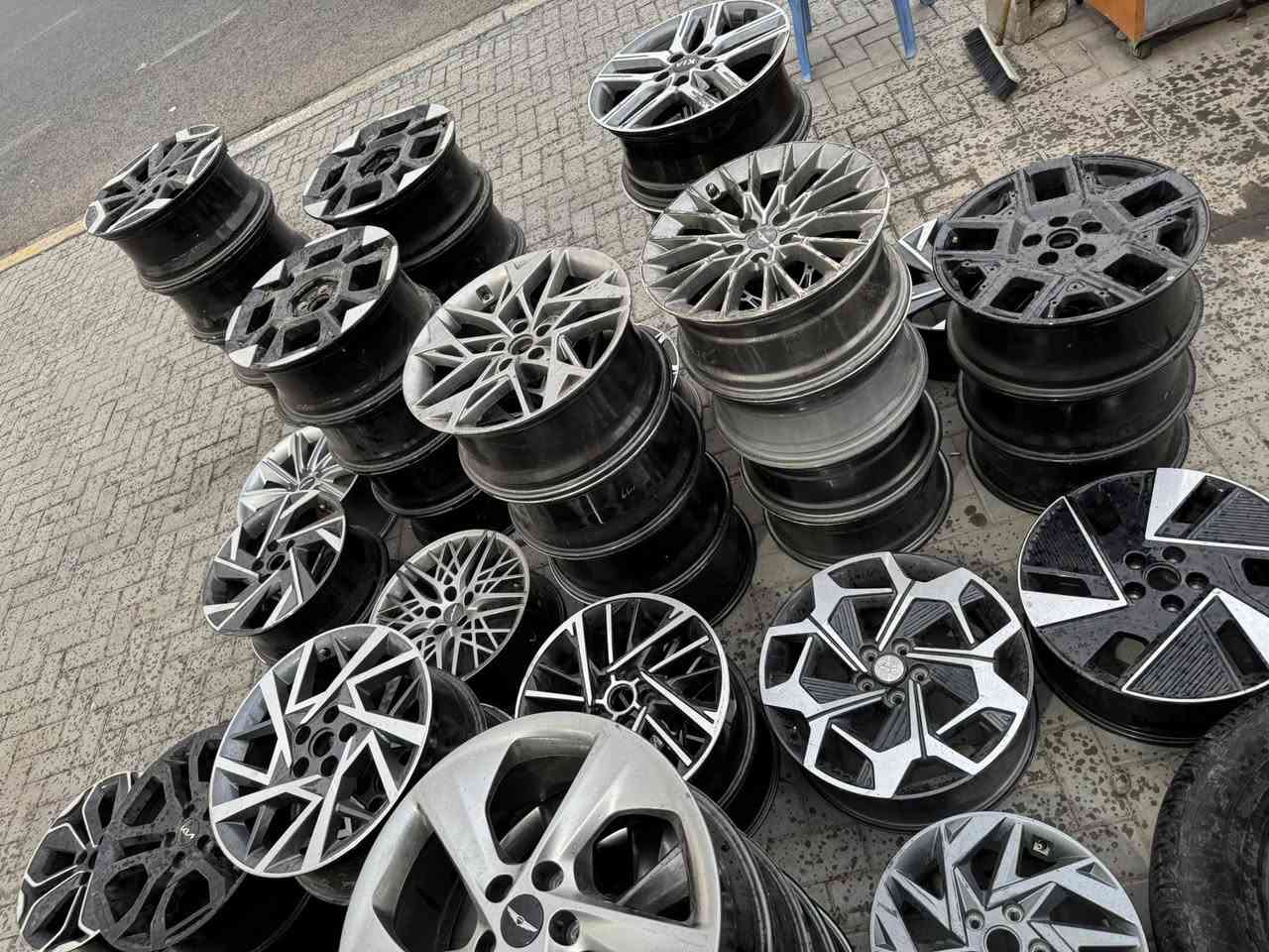 البيت الصيني لتجارة الويل كب والإطارات 
بغداد حي العامل 
***********
