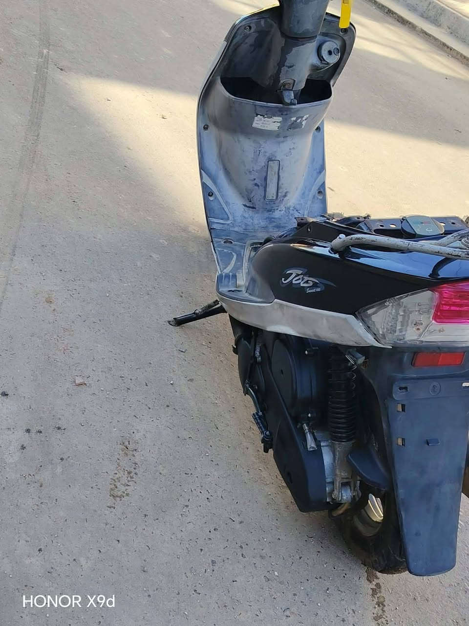 سلام عليكم دراجة منغولي نضيفة محرك مفتوح نقص فقط سلف السعر 450 وبيه مجال مكان جلبية ولمو شراي طلع كبل رقمي ‏‪***********‬‏
