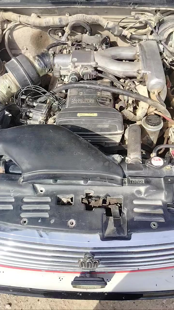 سلام عليكم عندي سياره عارضها للبيع بطه كراون كير  محرك مكفولات بسم راعيها الشرعي رقم دولي تحويل ثاني يوم تخم تاير جديد سياره مكفولات السعر 55وبيها مجال الطيبين ***********
